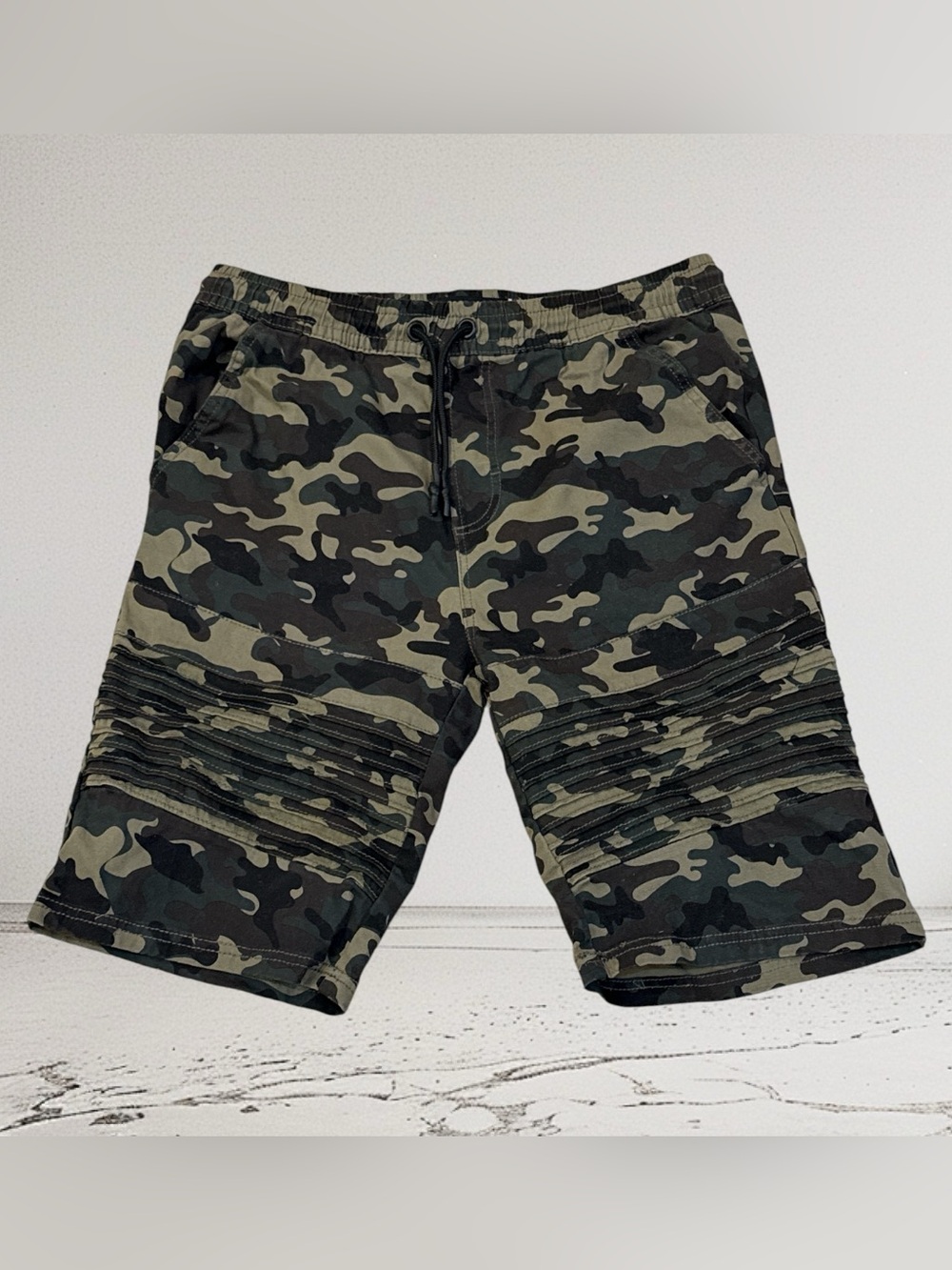 Akademiks Men's Camo Shorts Size Medium